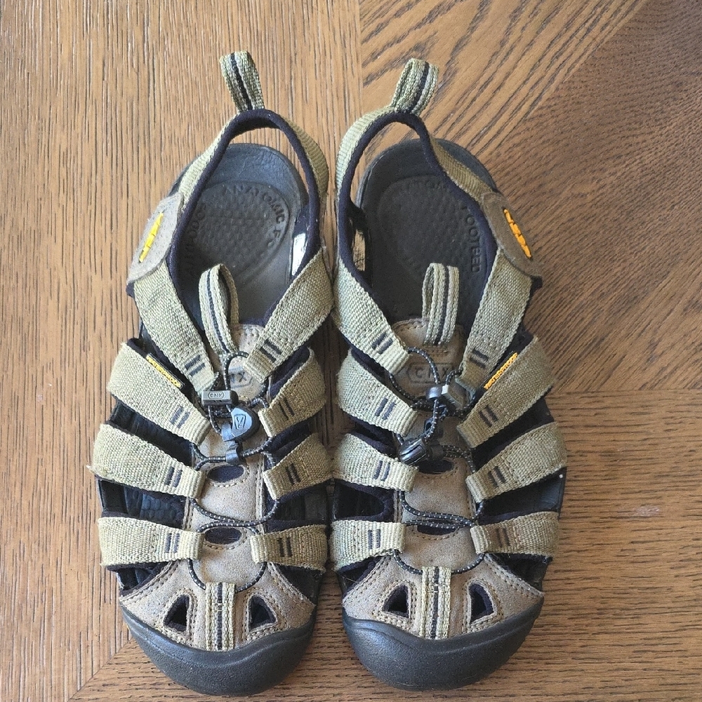 Keen Outdoor Sandals - Olive and Black